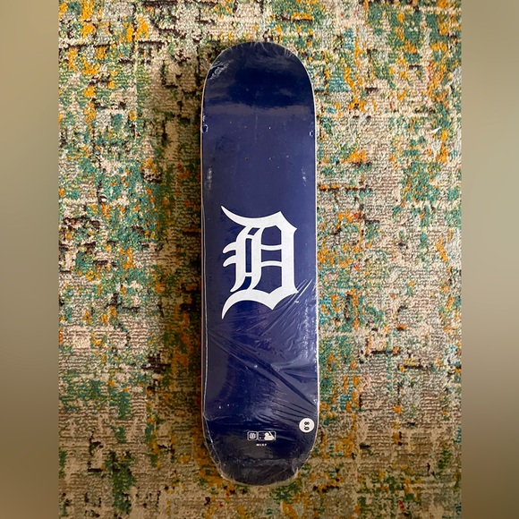 Detroit Tiger Element Skateboard - Picture 1 of 3